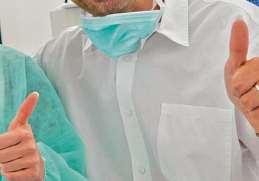 Umělá čočka slouží natrvalo INZERCE Operaci předchází pečlivá konzultace s lékařem, ubezpečuje Pavel Stodůlka. Zajímavá fakta o implantaci čočky Častý dotaz zní: Je možné během operace oslepnout?