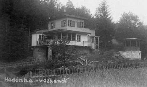 Hadinka Klokočov Hadinka 1933. Gajovského vila s altánkem, bez bazénu. Muzejní spolek Rolleder, o. p. s. Použité prameny a literatura Gruntovní kniha obce Klokočov, inv. č. 1, sign. A12-1, ZA Opava.