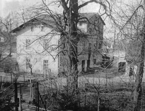 Také se svými sourozenci, zvláště pak s vlastní sestrou, žijící v rodných Klimkovicích si Karel pravidelně dopisoval, a to až do roku 1948.