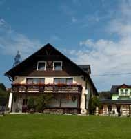Selský vzhled penzionu byl však zachován a při vstupu do restaurace vás ohromí bohatá sbírka všeho, co kdysi používaly naše babičky.