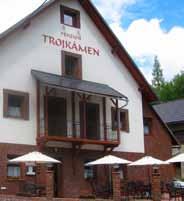Penzion Trojkámen Penzion Trojkámen je rodinné ubytovací zařízení. Celkově ubytuje 42 osob. V přízemí penzionu je velmi útulná restaurace s působivou atmosférou, posedět zde může až 65 hostů.