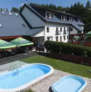 V budově wellness hotelu je k dispozici 24 komfortních dvoulůžkových pokojů, všechny lze využít také jako ubytování pro jednu osobu.