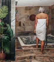 Hotel nabízí ubytování s polopenzí bufetové snídaně a servírované tříchodové večeře. Domácí mazlíčci jsou vítáni.
