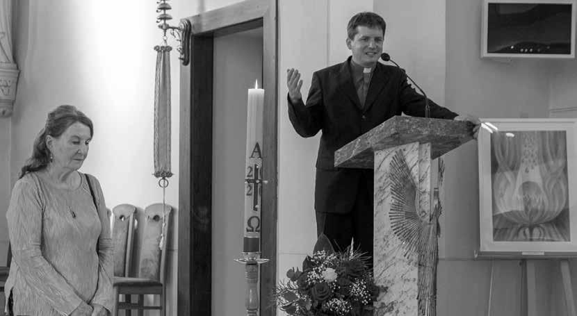 Z NOCI KOSTELŮ v Bílovicích nad Svitavou konané 12. 6. 2020 pan farář Pavel Lazárek a celá vernisáž byla velmi příjemně provázena varhanními preludacemi.