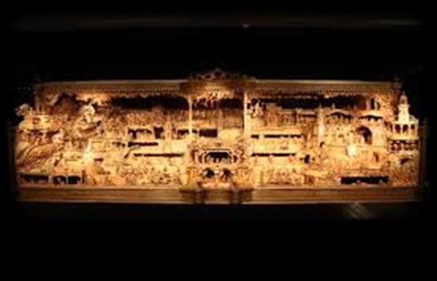 Pokud vám domácí betlém nestačí a chtěli byste vidět největší dřevěný betlém na světě, vyrazte na výlet do Pradědovy galerie u Halouzků v malé vesnici Jiříkov u Rýmařova.