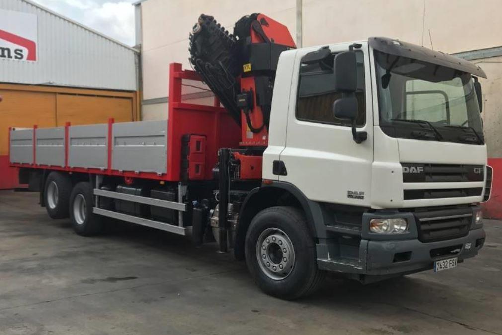 8. Valník DAF CF 75.360 6x2 s hydraulickou rukou Palfinger PK29002 Nákladní automobil s valníkovou nástavbou DAF CF 75.