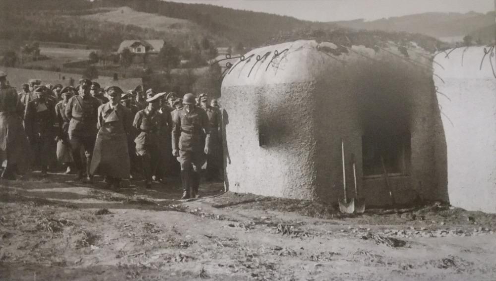 Obrázek č. 4. Objekt X/505/A-140Z byl ustupujícími čs. vojáky vypálen, proto si jej A.