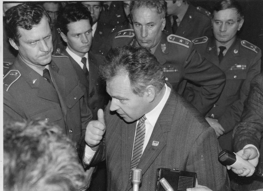 Miroslavem Vackem a ministrem národní obrany arm. gen. Milánem Václavíkem. Zdroj: Vojenský historický ústav (VHÚ). Obrázek č. 2.
