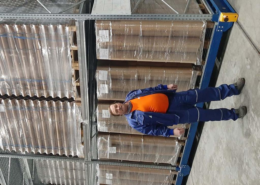 Nákupci našeho oddělení zajišťují nákupní proces všeho, co se řadí mezi obalové materiály, režijní materiály, náhradní díly, výrobky a služby pro marketingovou podporu, položky, které nejsou vedeny