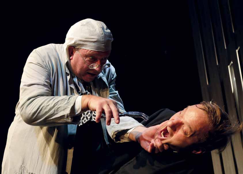 Neil Simon (1927 2018) HODNÝ PAN DOKTOR ČINOHRA Premiéra 7. listopadu 2019 v 19 hodin v Divadle 12 Laskavá komedie podle povídek A. P. Čechova PŘEKLAD HUDBA IVO T.