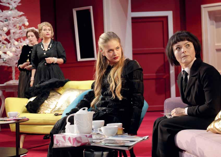 Katka, mladší sestra Sára Erlebachová Babi Marie Logojdová Augusta, Gábina sestra Renáta Klemensová Paní Chanelová, hospodyně Anna Cónová (15. 1., 16. 1., 18. 1., 21. 1. 2020) Miroslava Georgievová (28.