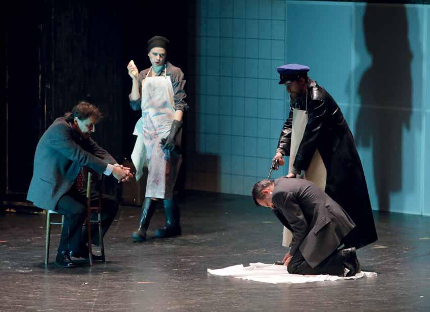 Josef Stalin, diktátor Vladimír Čapka Michail Bulgakov, spisovatel František Strnad Jelena, Bulgakovova žena Renáta Klemensová Vasilij, bývalý velkostatkář David Viktora Praskovja, učitelka Kateřina