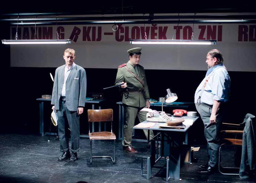 Jiří Dienstbier (1937 2011) PŘÍJEM ČINOHRA Premiéra 16.
