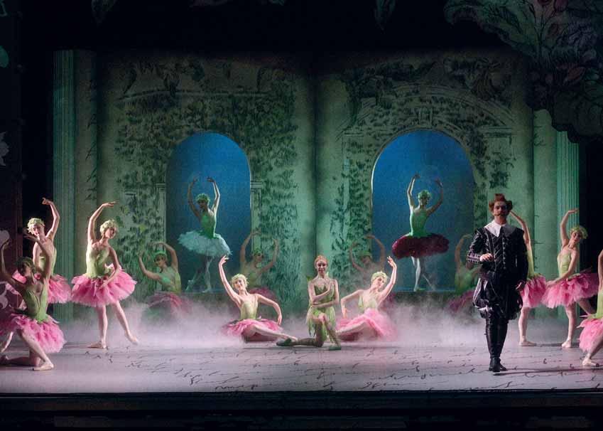 de la Mancha CHOREOGRAFIE MICHAL ŠTÍPA podle MARIUSE PETIPY a ALEXANDRA GORSKÉHO ASISTENTKA CHOREOGRAFA MAŁGORZATA CHOJNACKA HUDEBNÍ NASTUDOVÁNÍ ADAM SEDLICKÝ DIRIGENT JIŘÍ HABART (26. 10., 27. 10., 17.