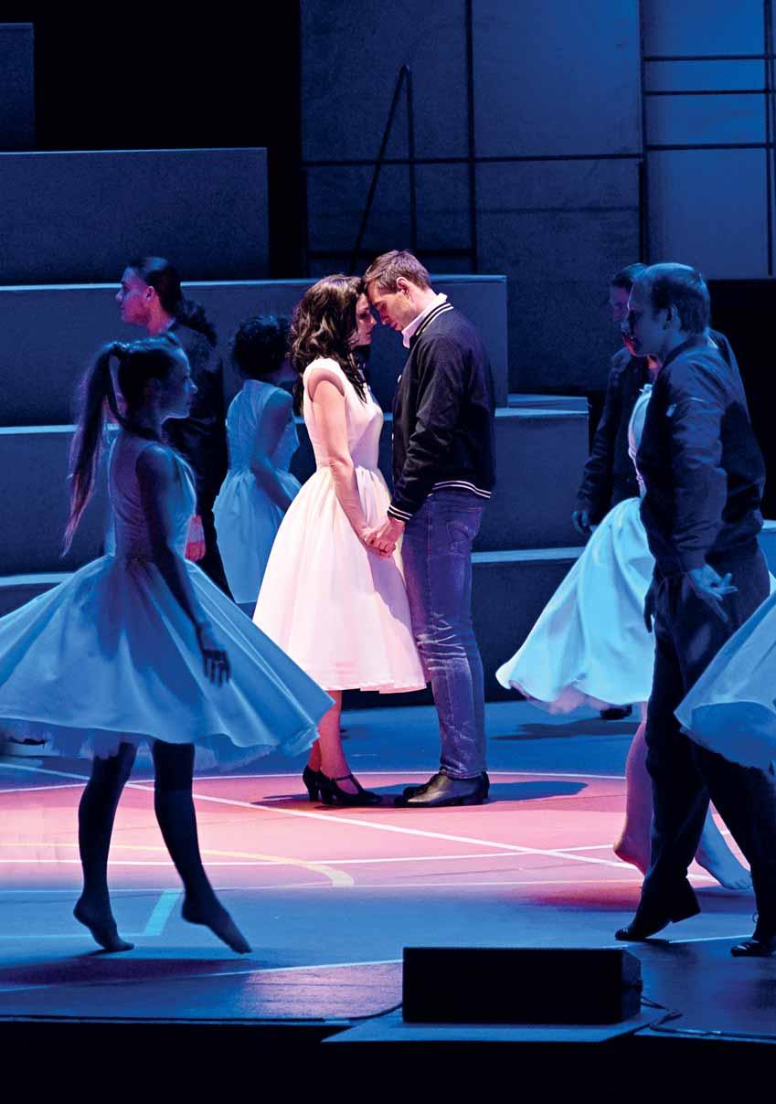 Jason Robert Brown (1970) PĚT LET ZPĚT (The Last Five Years) HUDBA, LIBRETO A TEXTY PÍSNÍ PŘEKLAD HUDEBNÍ NASTUDOVÁNÍ DIRIGENT POHYBOVÁ SPOLUPRÁCE A SOUND DESIGN LIGHTING DESIGN PROJEKCE Česká