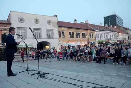 00, Státní divadlo Košice velká scéna Národní divadlo moravskoslezské LISTOPAD 1989 CESTA KE SVOBODĚ Výstava Slezského zemského muzea v Opavě 14.