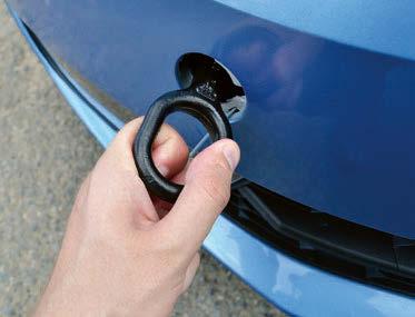 4 Instalace tažného oka U moderních automobilů je ve většině případů nutné
