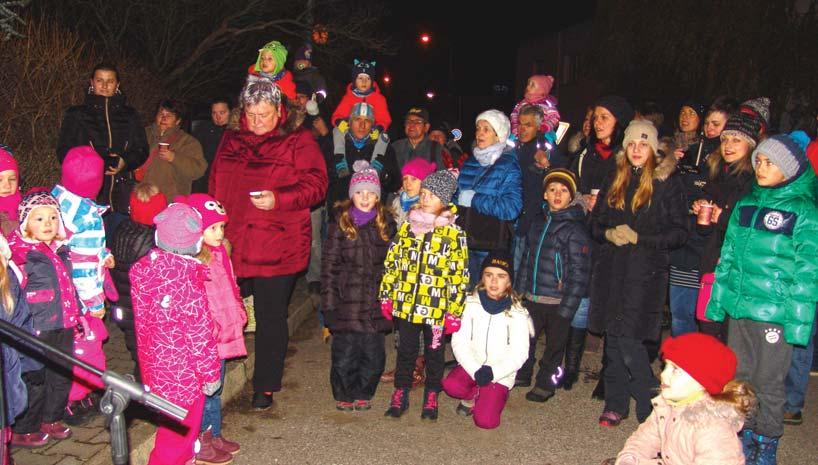 www.chuchle.cz 11-12 / 2017 chuchelský zpravodaj STAROSTKA SE STAROSTOU TO ROZSVÍTILI První adventní neděle 3.