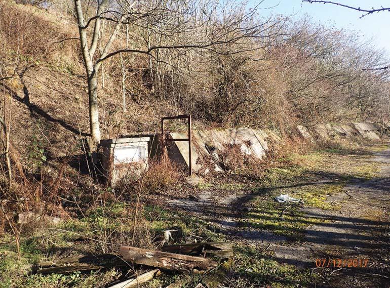 ZAMYŠLENÍ Skládka Chuchle a její čas žití V mých mladých letech dominoval naší obci vrchol Homolky. Za ní se nacházely tvz.