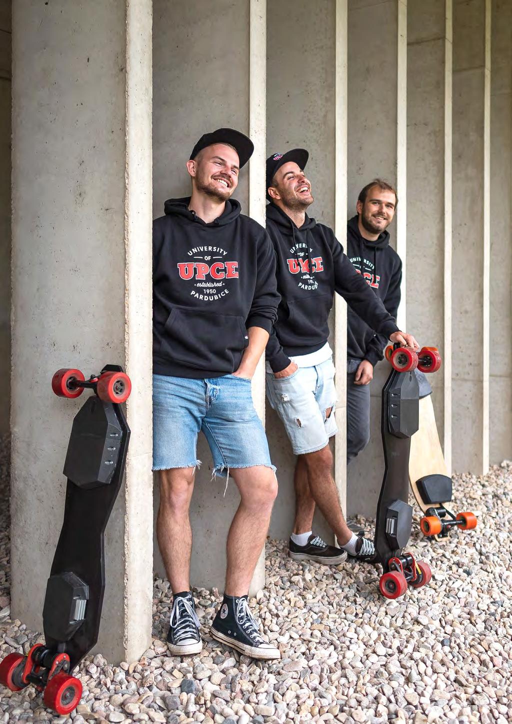 Absoventi Sestrojii ongboardy a