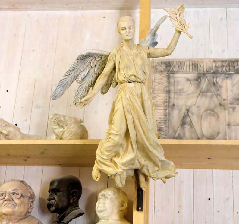 Absoventi Prostě to musí jít. Nakonec jsem naše sévárenskou dínu, která sídí v Popovicích u Uherského Hradiště, a ta paketu odia. Jedná se o ruční výrobu.