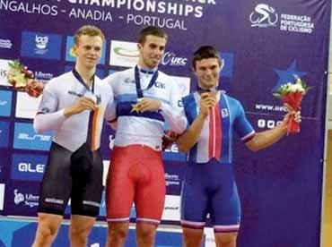 MILUJEME SPORT KULTURA SPOLEČNOST EVROPSKÝ BRONZ navštivte stále více oblíbenější Číslo 30 Ročník 21 internetové stránky KELTOVÉ V AKCI CYKLISTY O víkendu v Prostìjovì mistrovství republiky Naleznete