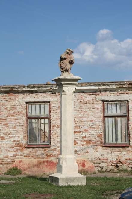 27. Loděnice, dřík sloupu bývalých