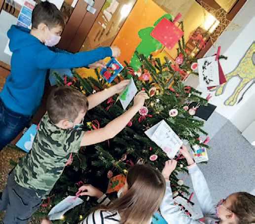 ŠKOLSTVÍ ZŠ holzova Prosinec s projektem Tradiční venkovní hry Od začátku školního roku je ZŠ Holzova zapojena do projektu Erasmus+ nazvaného Tradiční venkovní hry.