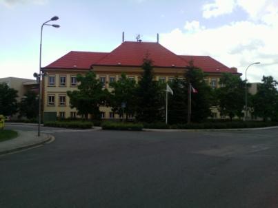 Staví ji město Pardubice ve svém katastru a obec Svítkov zakoupila potřebné místo a darovala je spolu s obnosem 50.000 korun městu. Místo bylo vybráno po dlouhém hledání na pozemku rolníka Berana.