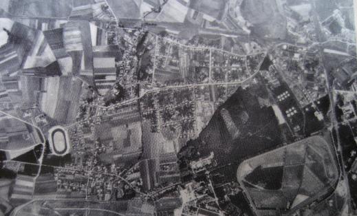 místem společných vystoupení zdejších cvičenců, místem zápasů zdejšího fotbalového klubu a fotbalových utkání, srazu auto veteránů, výstavy vojenské techniky především v 50. létech, atd.