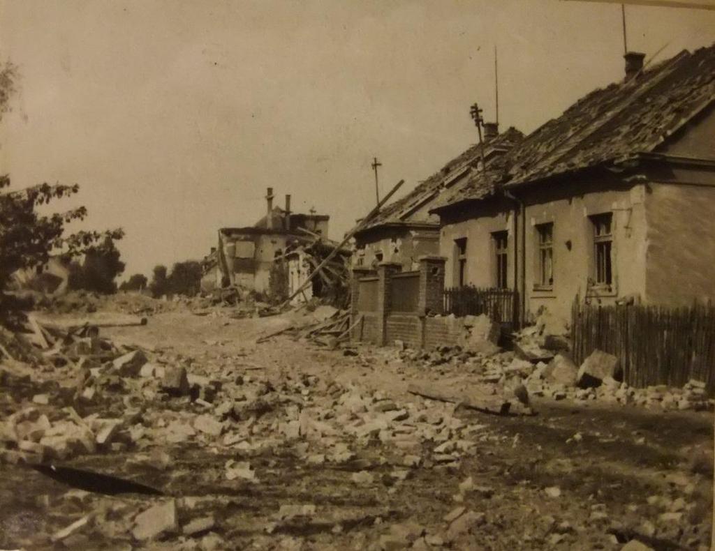 Příloha III. Leteckým útokem zničené domy ve Svítkově.
