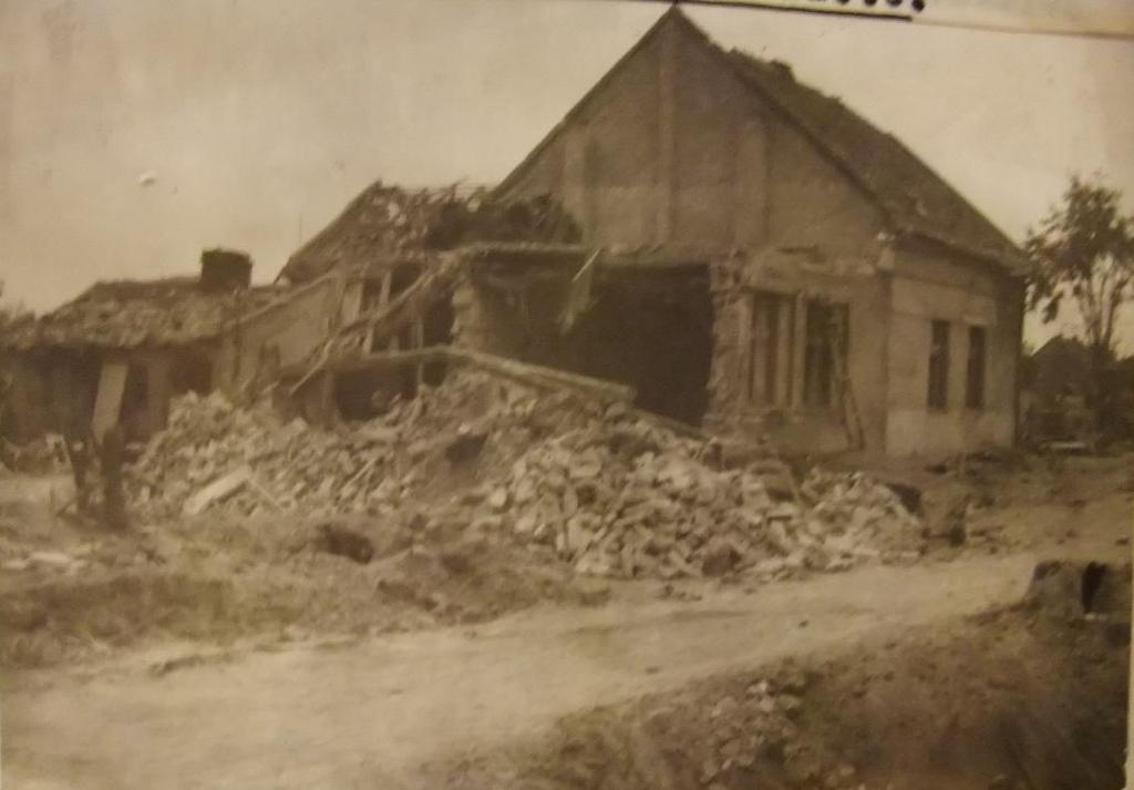 zmiňované ulice Dlouhé (horní snímek) a zasažený domek rodiny Dytrichových