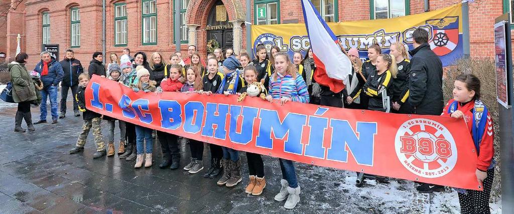 Turnaje v mariáši Bohumínské hrabátko, pořádaného jako memoriál Arnošta Suchého, dřívějšího dlouholetého člena městského zastupitelstva, se letos nově v restauraci Tágo zúčastnilo 49 hráčů (také