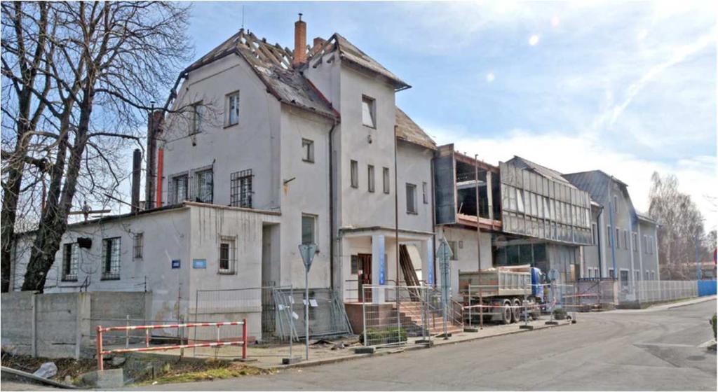 Vedení podniku Bochemie rozhodlo o demolici více než sto let staré budovy se sálem pamatujícím nesčíslně plesů a jiných společenských akcí, kuchyní,