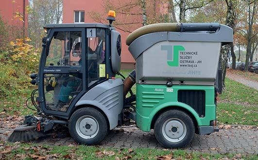 Kromě vybraných dodavatelů tuto údržbu obstarávají také Technické služby Ostrava-Jih (TSOJ).