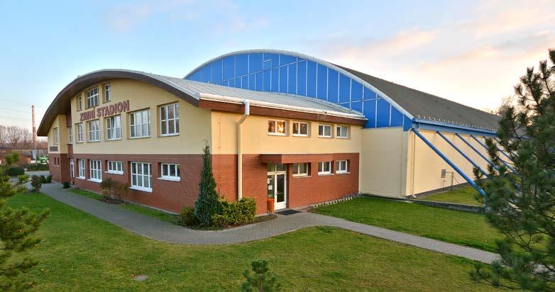 ČÍSLO 5 / 2020 investice život ve městě 7 Jednu přístavbu čeká oprava, další vznikne Nejprve otevřené kluziště, pak zastřešení, naposledy přístavba.