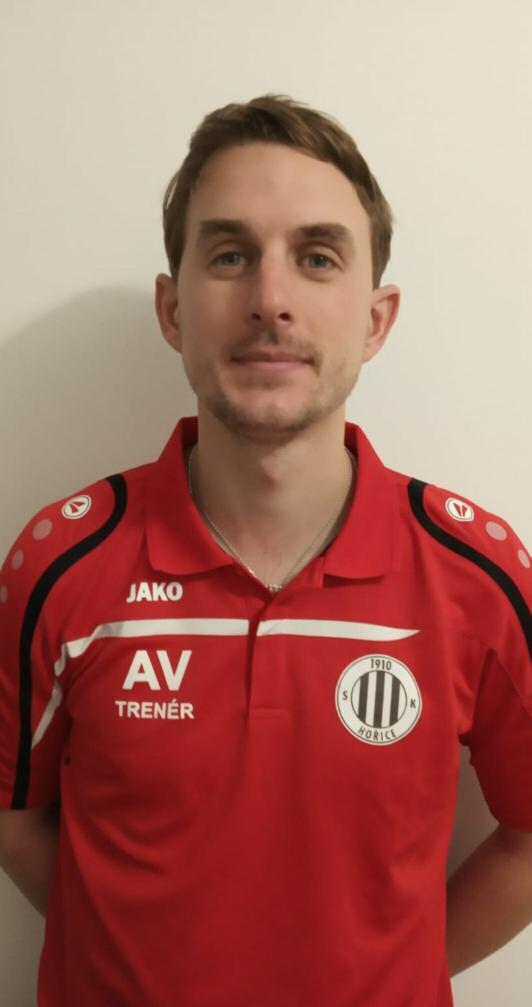 ALEŠ VÁVRA, TRENÉR STARŠÍCH ŽÁKŮ HOŘIC: Náš cíl? Připravit hráče pro dospělý fotbal Nikdy nezměnil klub, zůstal mu věrný.