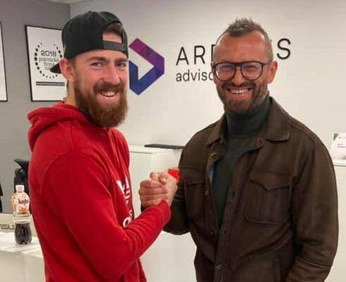 Jirky Vykoukala mi pomáhá ještě můj partner z naší advokátní kanceláře Pavel Staněk a další kolega Jakub Hlína.