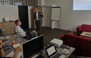A ja dnes môžem povedať, že zo spolupracovníkov sa stávajú skutoční priatelia. ŠKOLENIE S NN Dňa 7. 9. 2020 sa v kancelárii Petra Lysíka v Žiline uskutočnilo školenie II. a III.