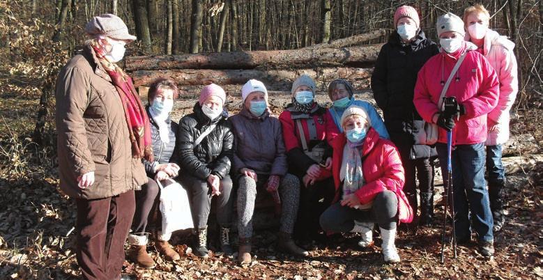 Dětem se hodina velice líbila a všem se panáčci, kytky, zvířátka a ornamenty velice podařily. Na závěr jsme si na krásných výtvarných dílech všichni pochutnali.