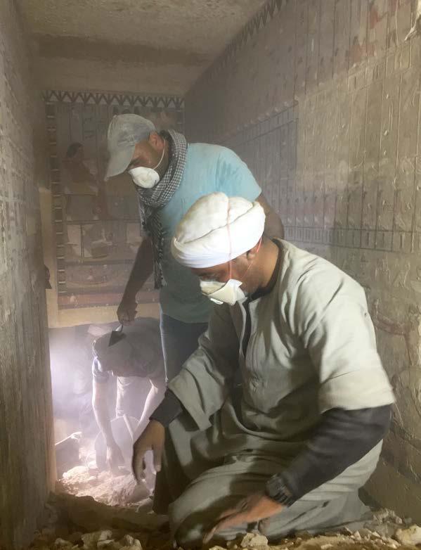 Panorama Forum 46 26 Nové objevy egyptologů: hrobka hodnostáře a titul královny Hned dva významné objevy ohlásili v dubnu čeští egyptologové na tiskové konferenci přímo v poušti v sousedství čtyři a