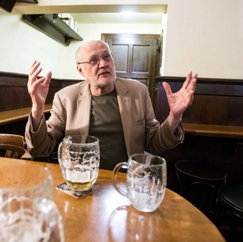 Forum Romanum Forum 46 40 Prahy (ne) udržitelnosti Z omezeného hlediska politické sociologie je jádrem antropocénu proliferace hyperobjektů, jak britský filozof Timothy Morton nazval objekty tak