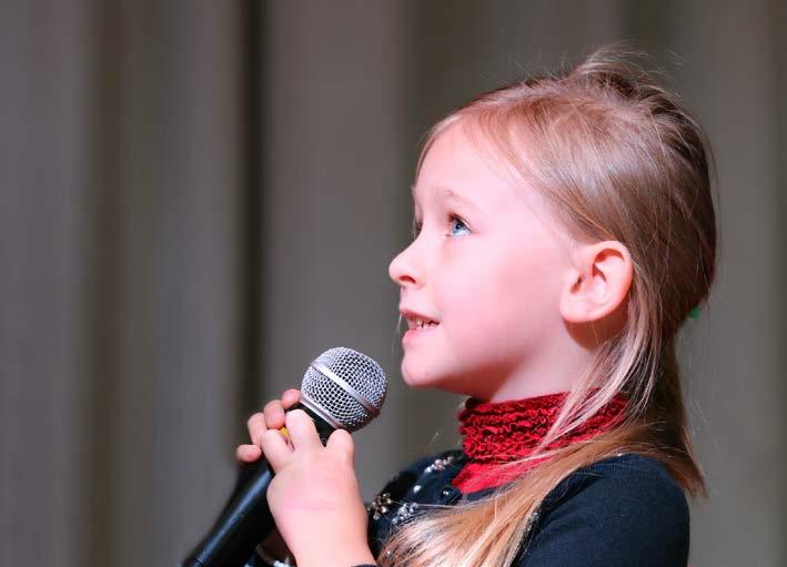 Zdeňka Jelenová ORL a foniatrie pro speciální pedagogy Orientačně se vyšetřuje rozsah hlasu, přechody rejstříků, což je nezbytná informace pro laryngostroboskopické vyšetření. Zdroj https://images.