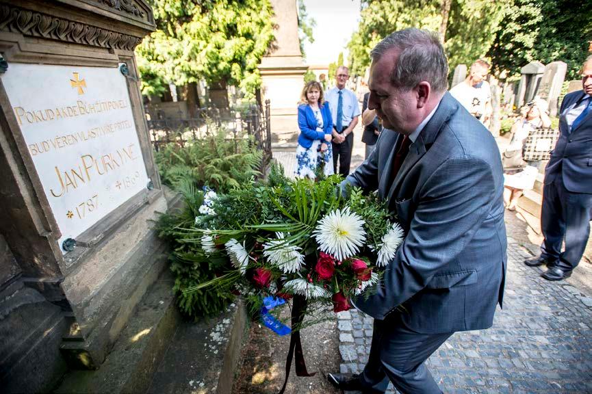 Kronika Forum 47 56 26/7 Cizinci poznávali Prahu a Česko 27/7 Připomínaný Jan Evangelista Purkyně