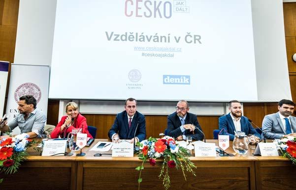 Minimálně jednou v roce ožije nádvoří Karolina dětským smíchem.