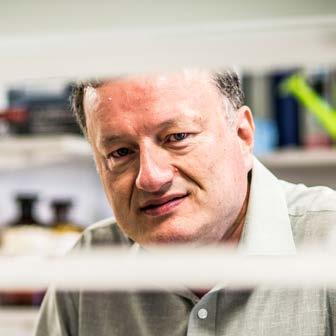 Rozhovor Forum 47 8 v jeho skupině. Pokud jde o filozofy nebo badatele humanitního zaměření, musejí si najít další tři zaměstnání, aby uživili rodinu.