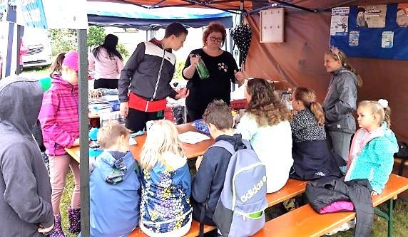 Tentokrát se do soutěží zapojily i maminky, které se ukázaly být velmi soutěživé a bojovné, ze čtyř zápasů družstvo maminek vyhrálo 3 zápasy a poslední remizovaly. Žádný účastník neodešel bez výhry.