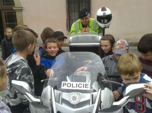 s policií