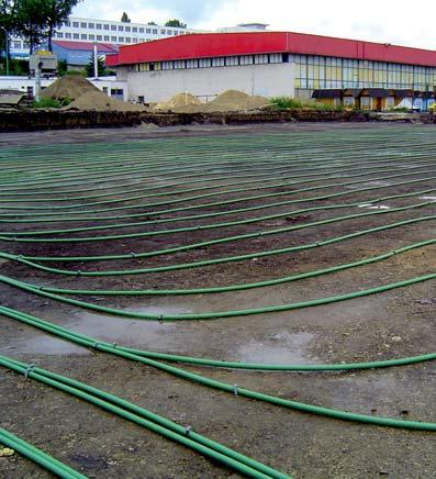 Běžný zemní kolektor představuje pokládku zhruba 500 2 000 m polyethylenového potrubí.