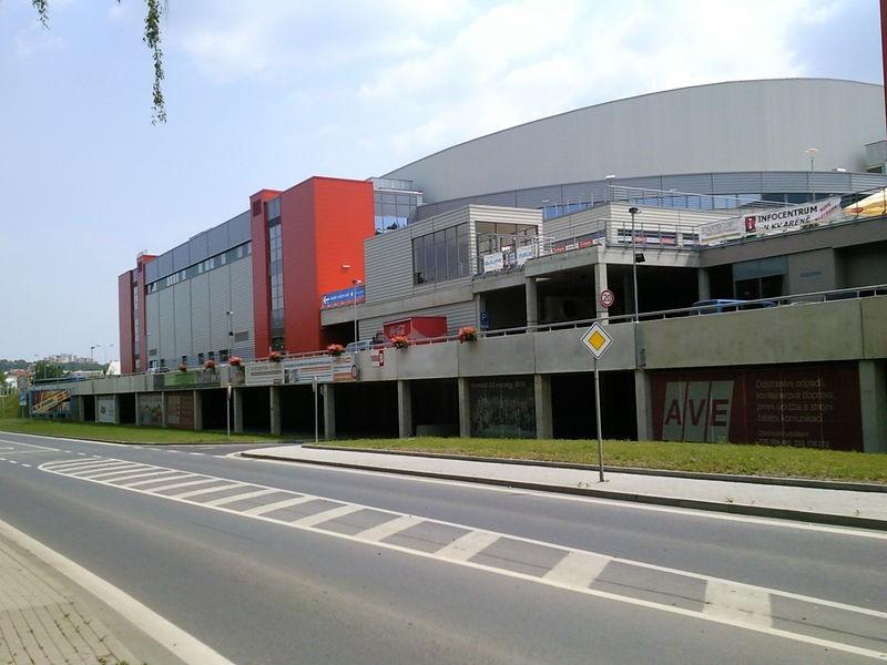 Kapacita arény: 7 500 pro hokejová utkání, 9 000 pro koncerty Otevření: 8. Žáří 20